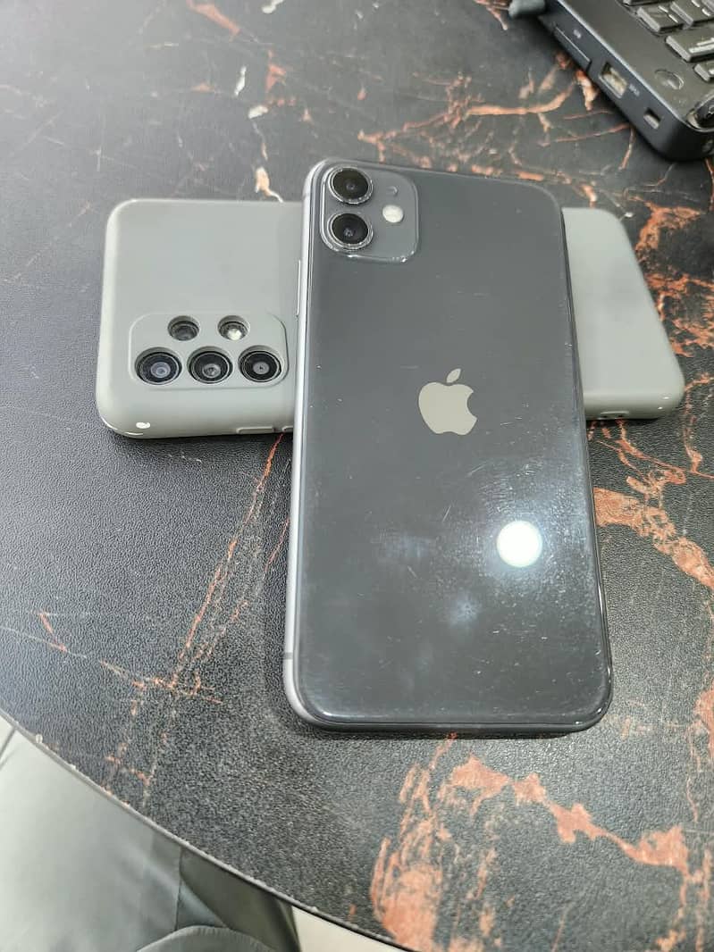 Apple iPhone 11 0