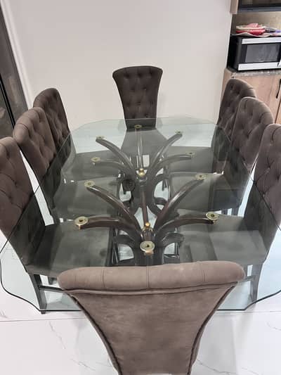 8 Seater’s Dinning Table
