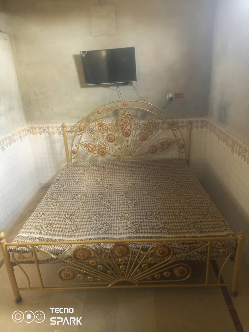 used king bed 1