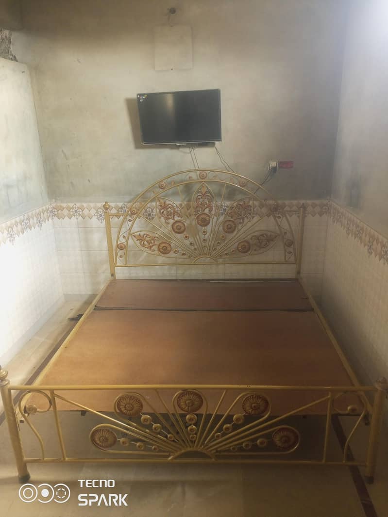 used king bed 2