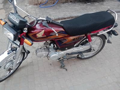 Honda CD 70 bike
