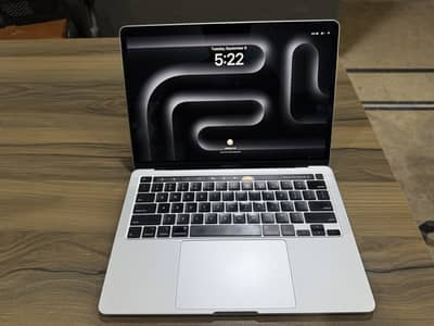 Apple MacBook Pro 13-inch 2020 | Magic Keyboard & Touch Bar