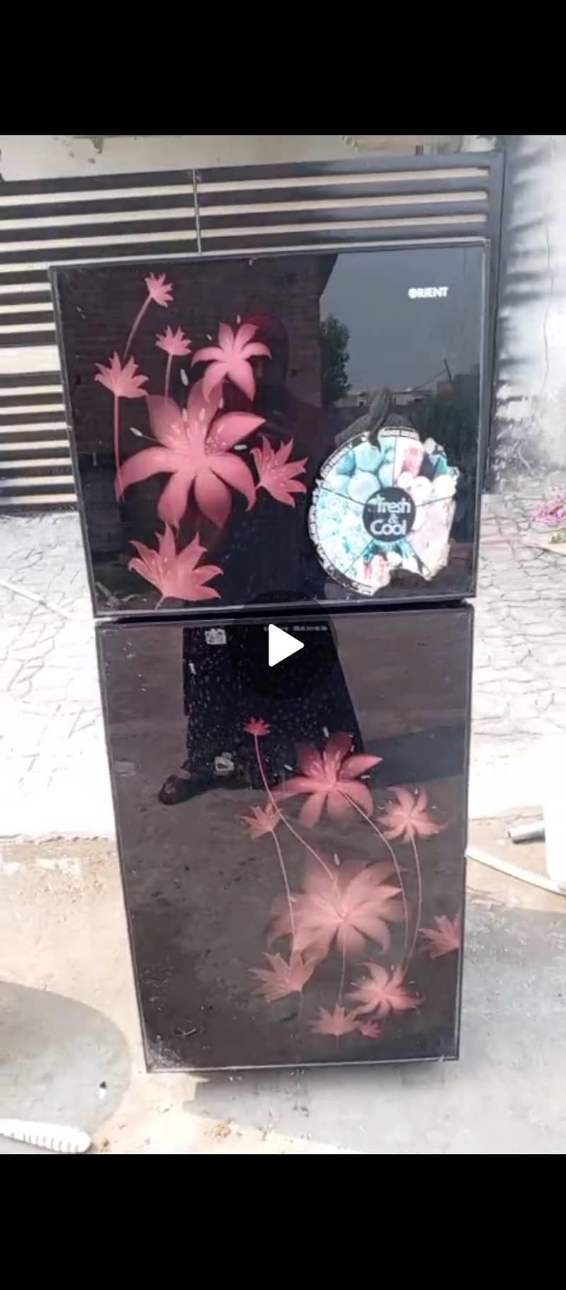 medium size fridge 0