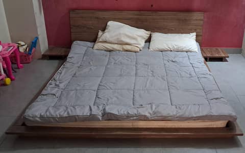 1 queen down bed habit brand
