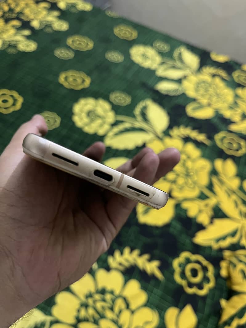 Google Pixel 8 4
