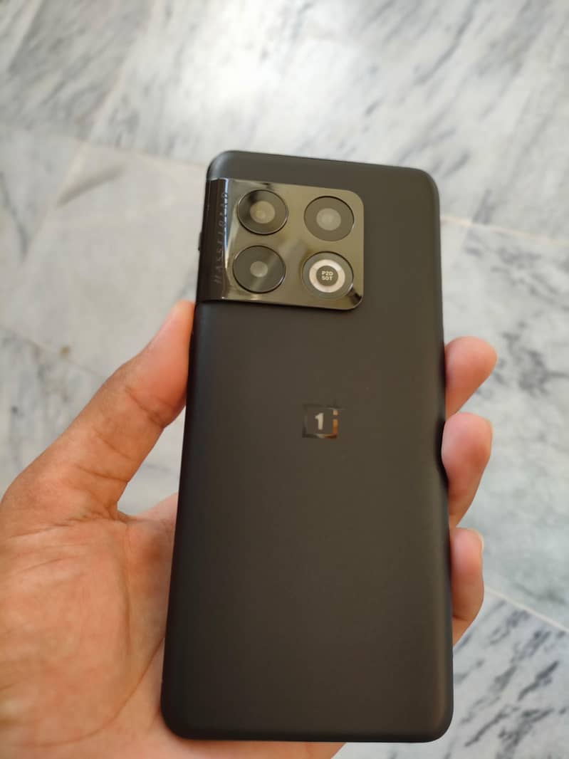 One Plus 10 Pro 1