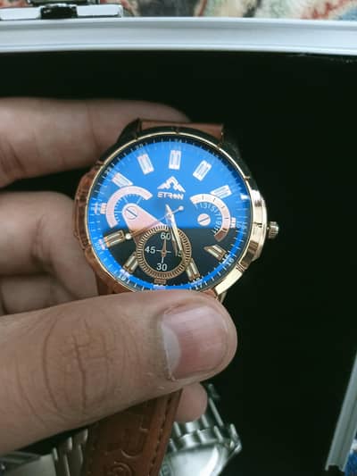 E-Tron Leather Strap Watch – Stainless Steel Back