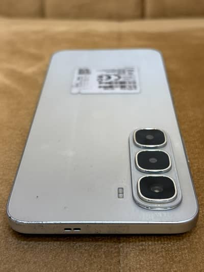 Infinix Hot 60i | Titanium Silver Colour