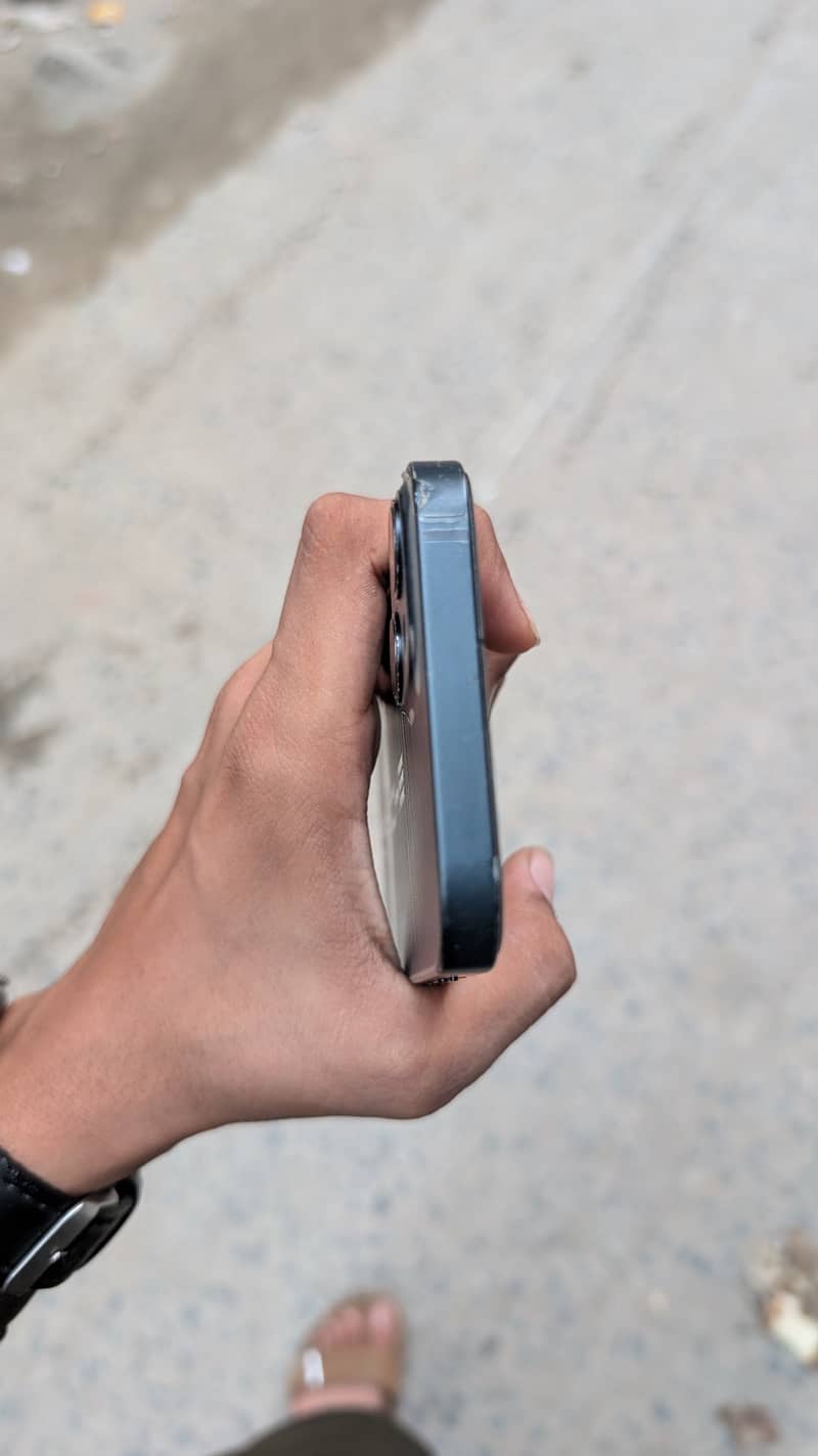 Apple iPhone 13 3