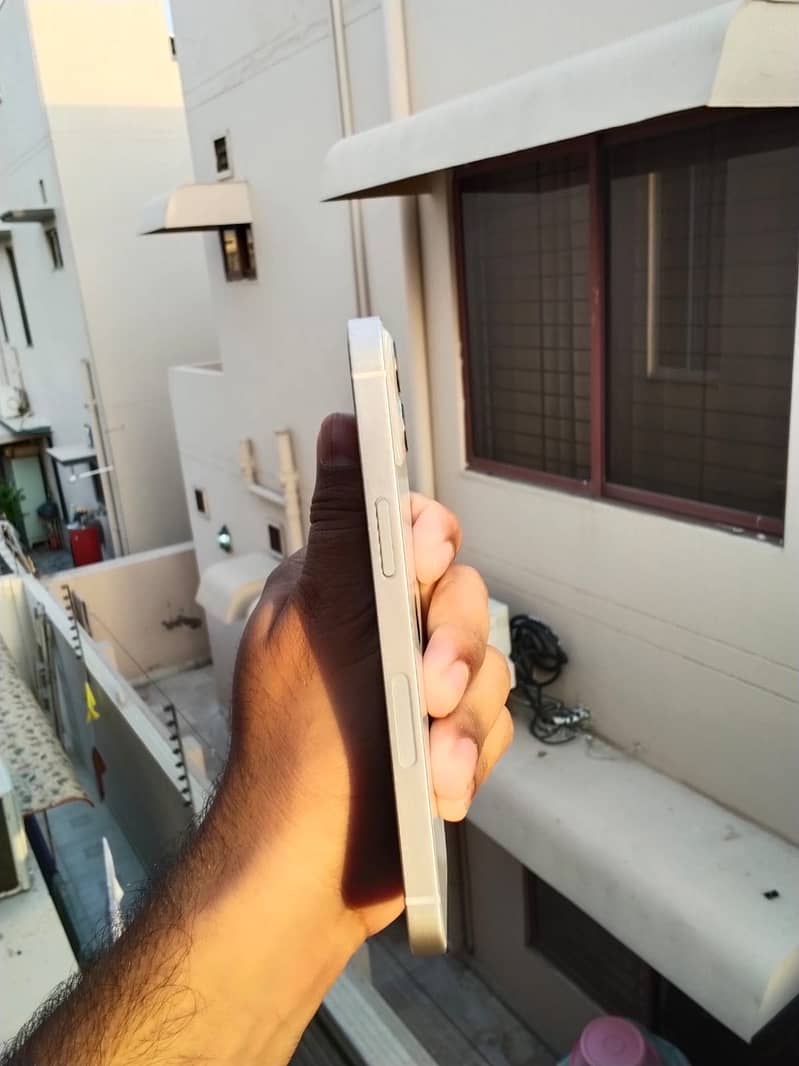 Apple iPhone 13 6