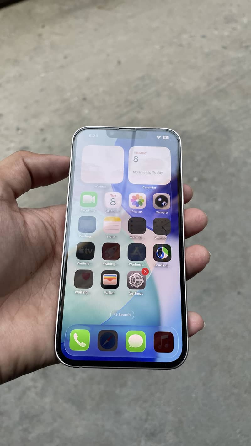 Apple iPhone 13 2