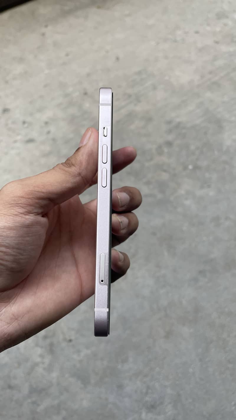 Apple iPhone 13 3