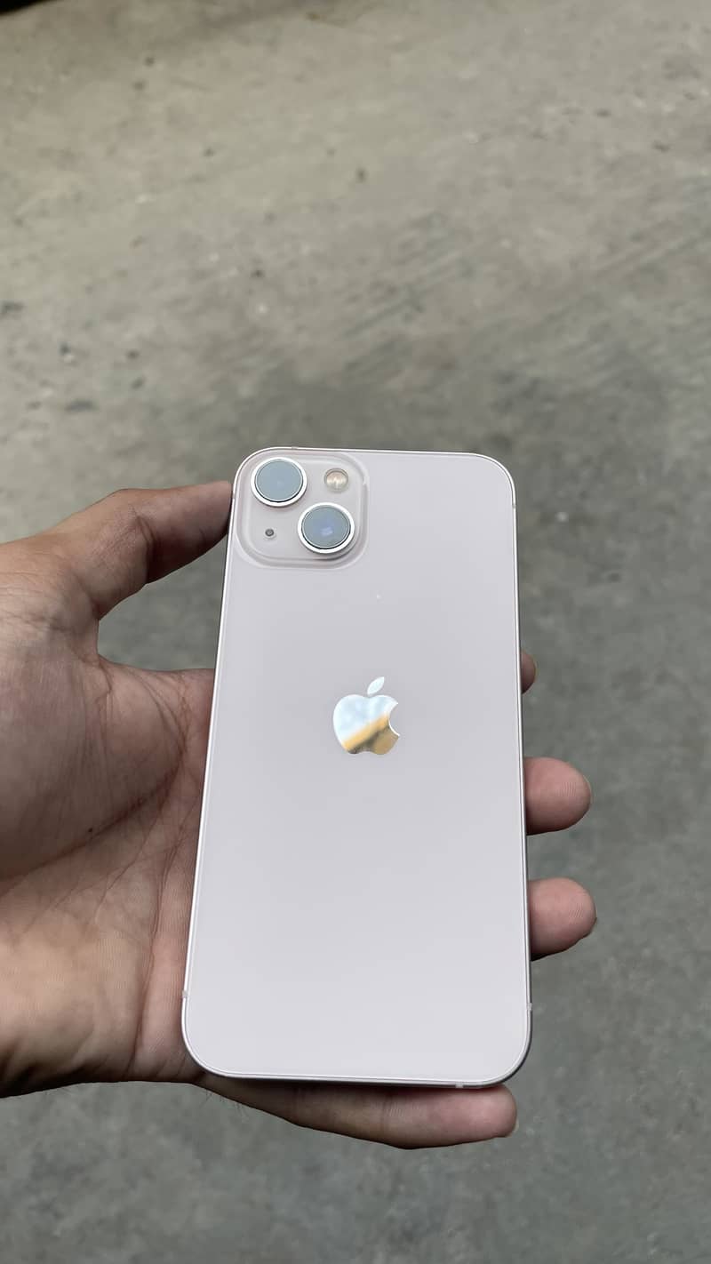 Apple iPhone 13 5