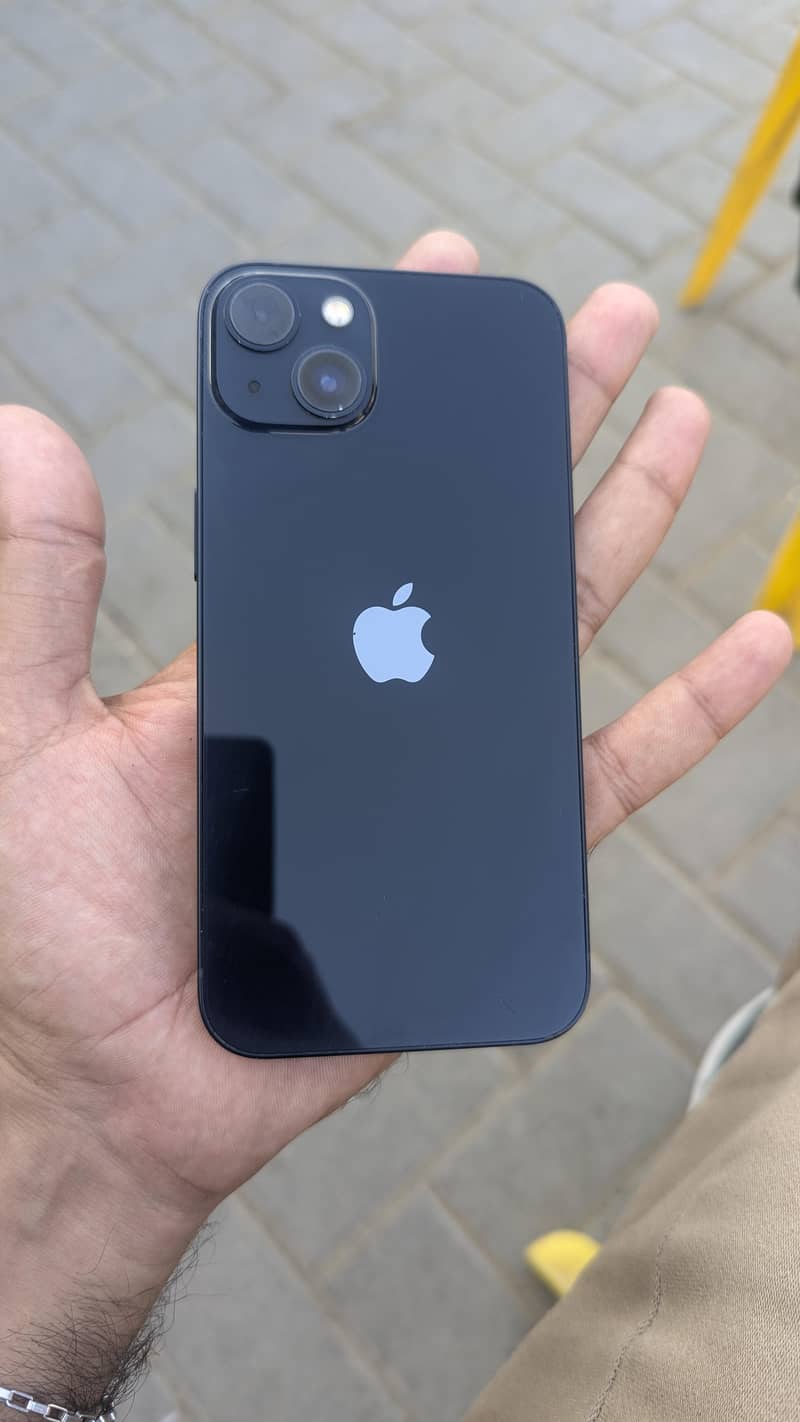 Apple iPhone 13 0