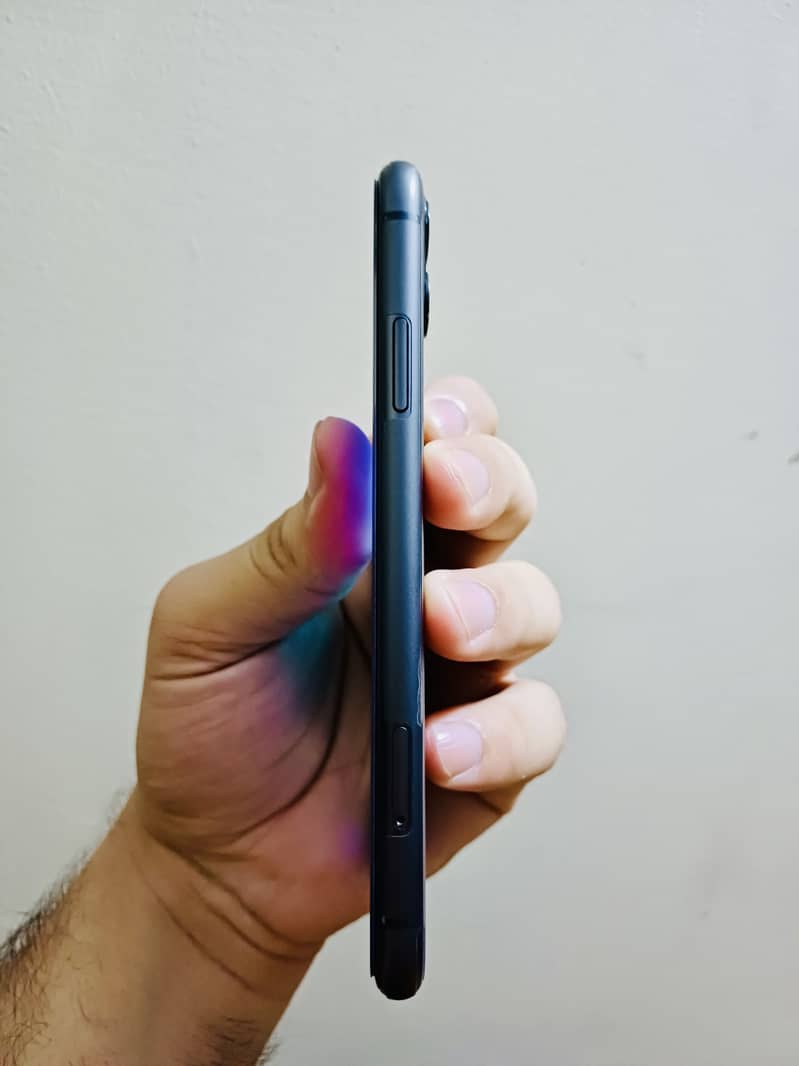 Apple iPhone 11 3