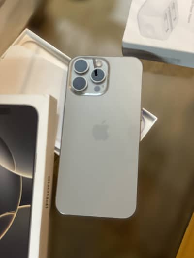 Apple iPhone 16 Pro Max