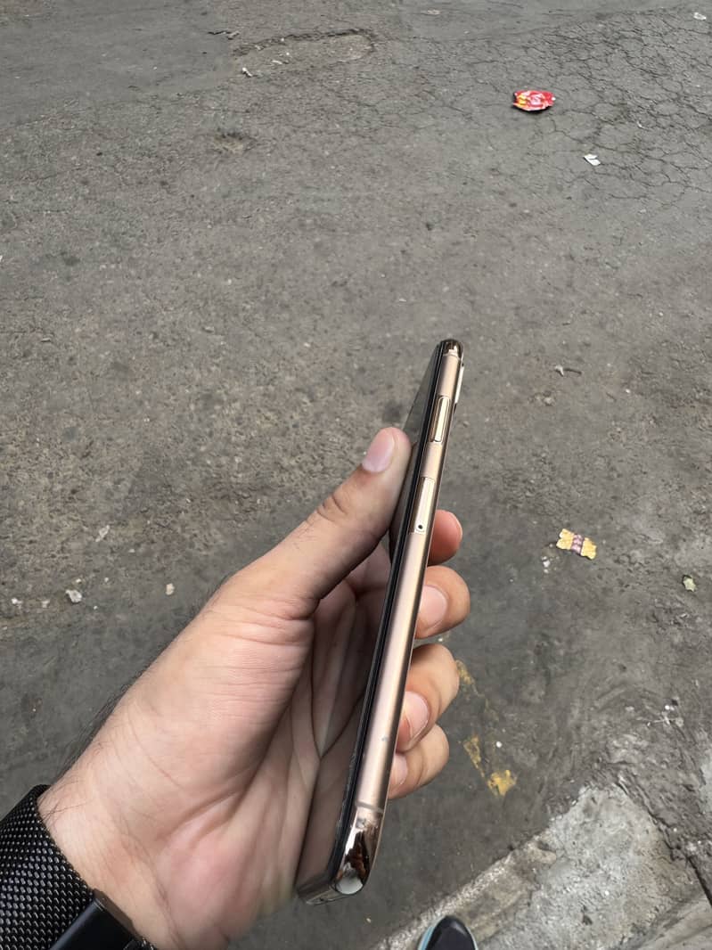 iPhone XS Max 2