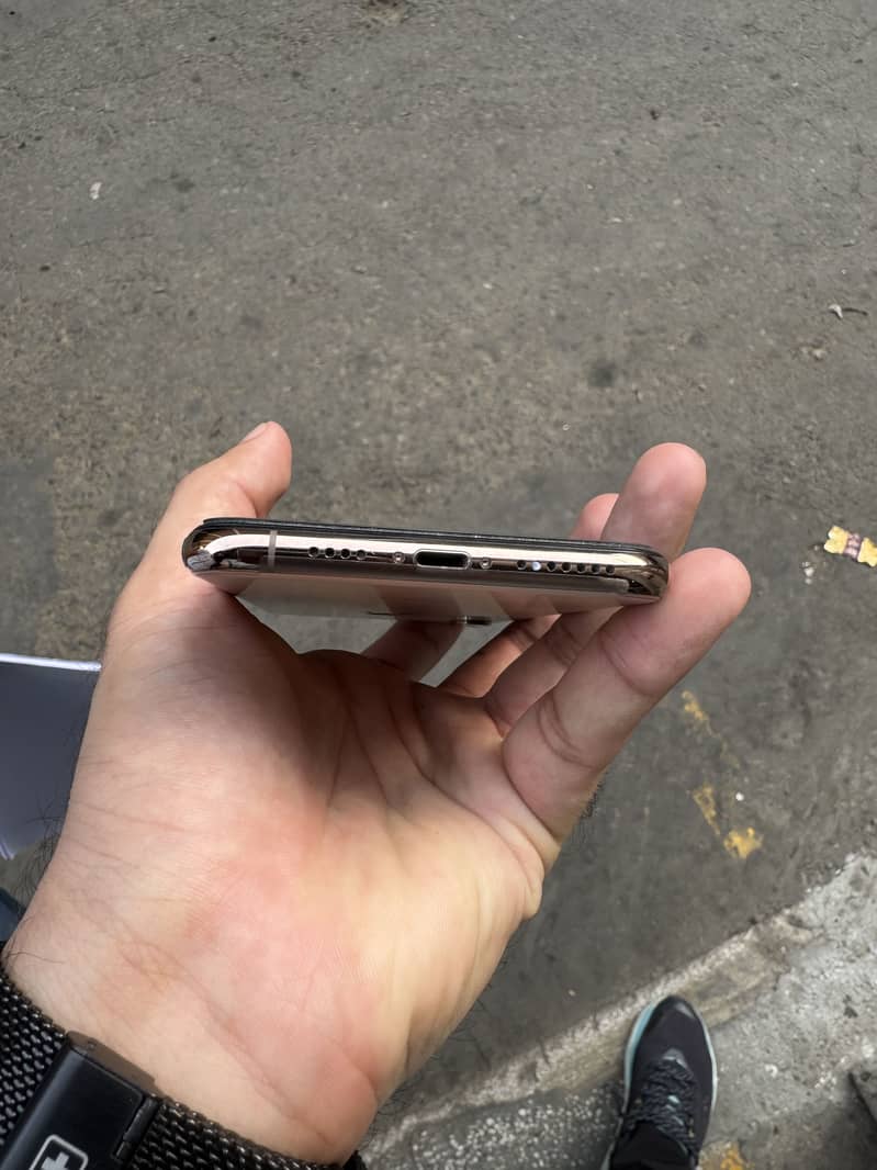 iPhone XS Max 9