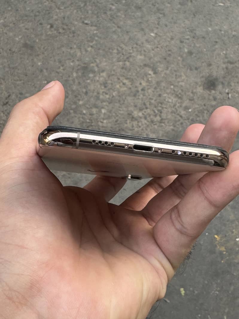 iPhone XS Max 15