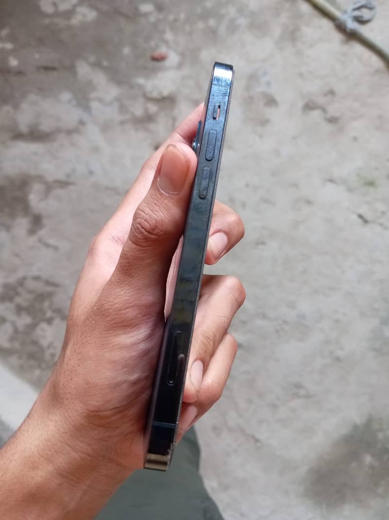 Apple iPhone 12 Pro 1