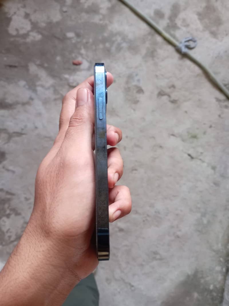 Apple iPhone 12 Pro 2