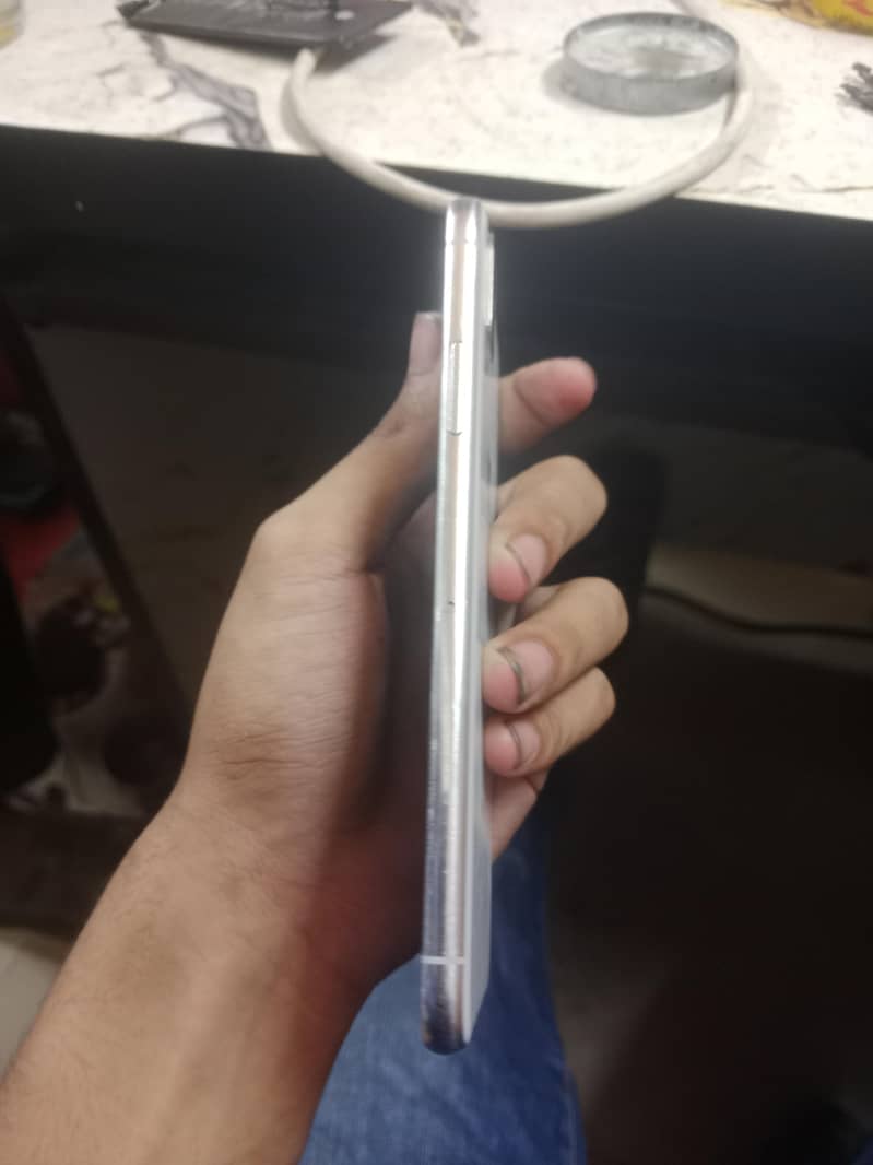 Apple iPhone X 3