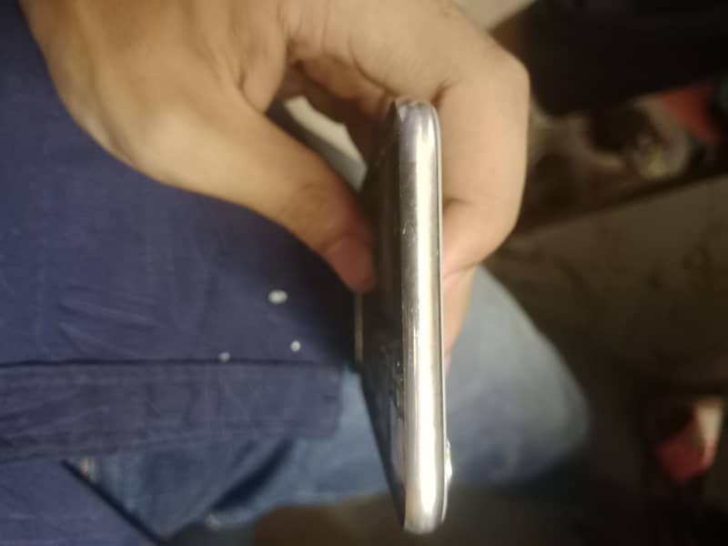 Apple iPhone X 5