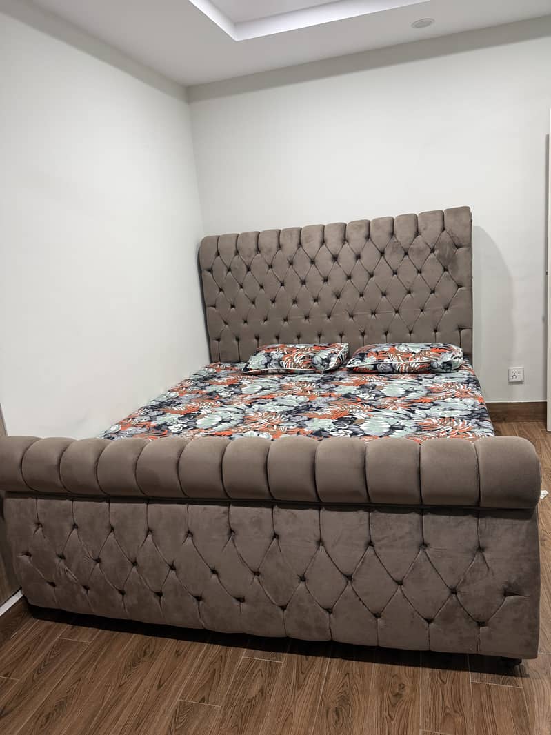 Selling bed 0