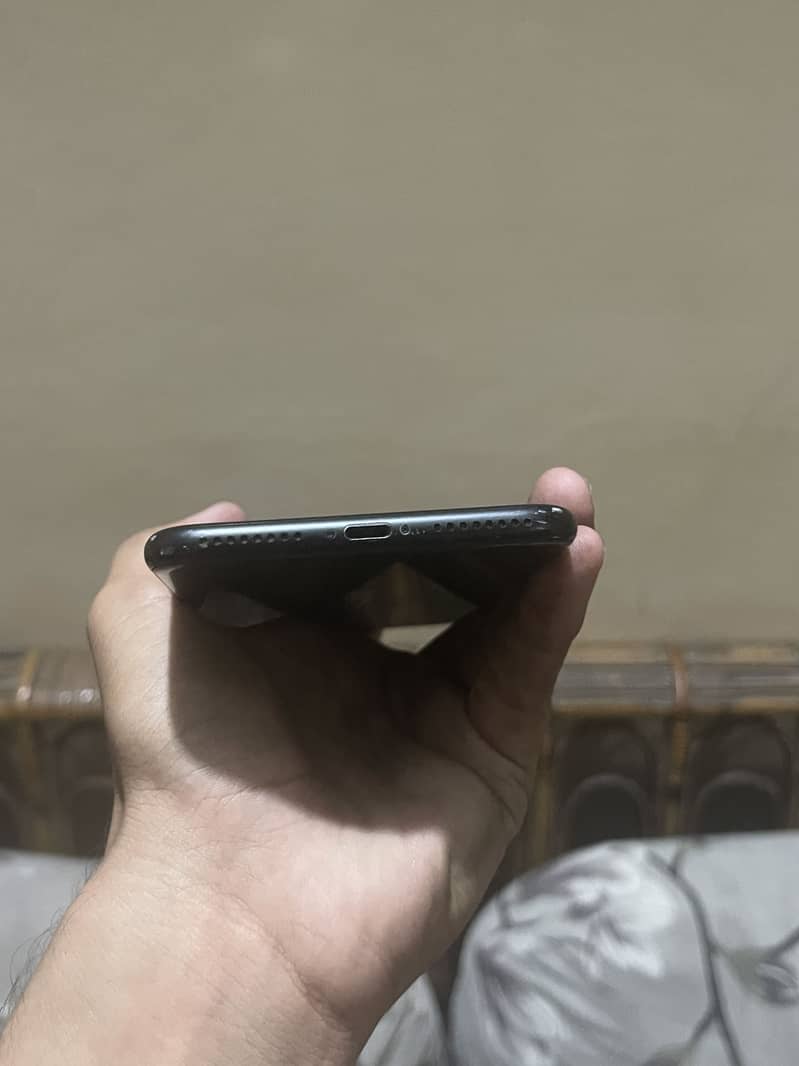 Apple iPhone 7 Plus 3