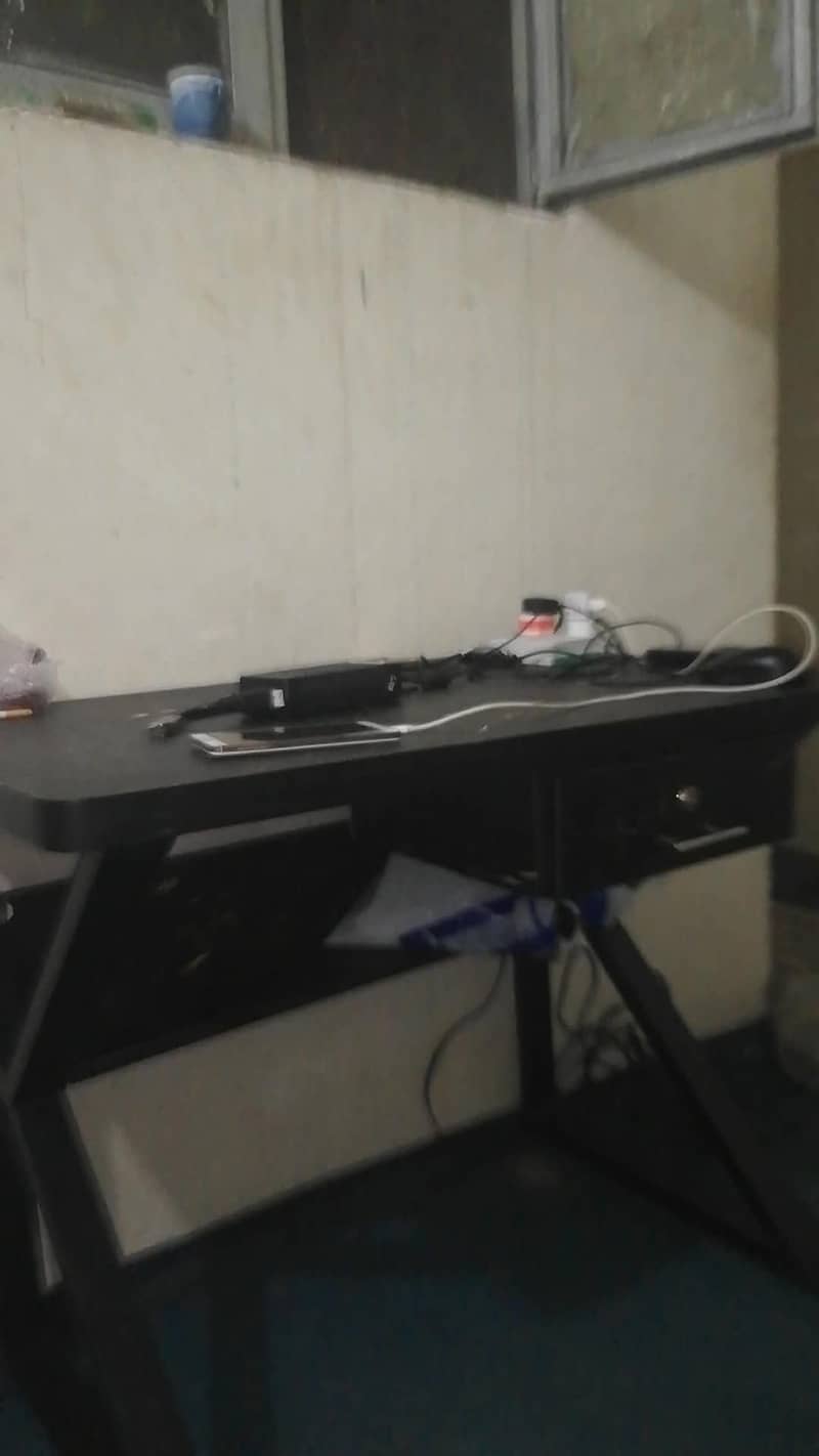 study table 0