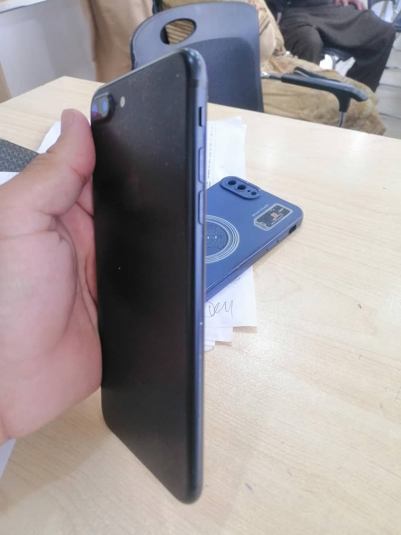 Apple iPhone 7 Plus 4