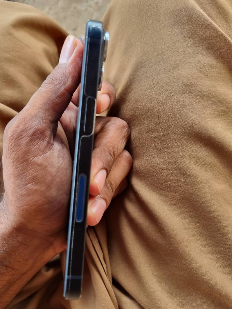 Apple iPhone 14 2