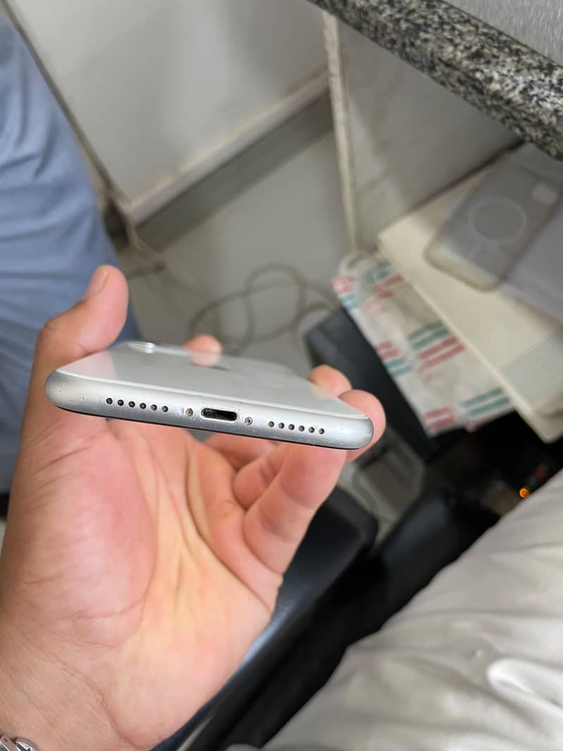 Apple iPhone 11 2