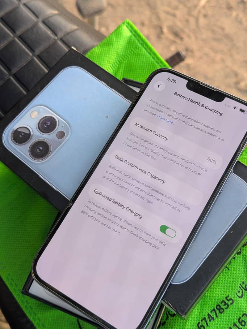 Apple iPhone 13 Pro Max 1
