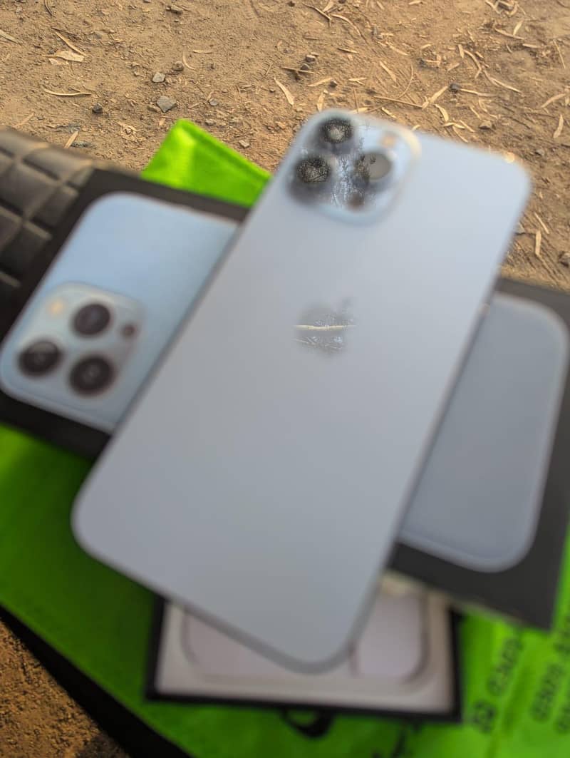 Apple iPhone 13 Pro Max 4