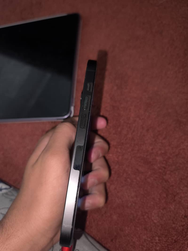Apple iPhone 14 Pro 2