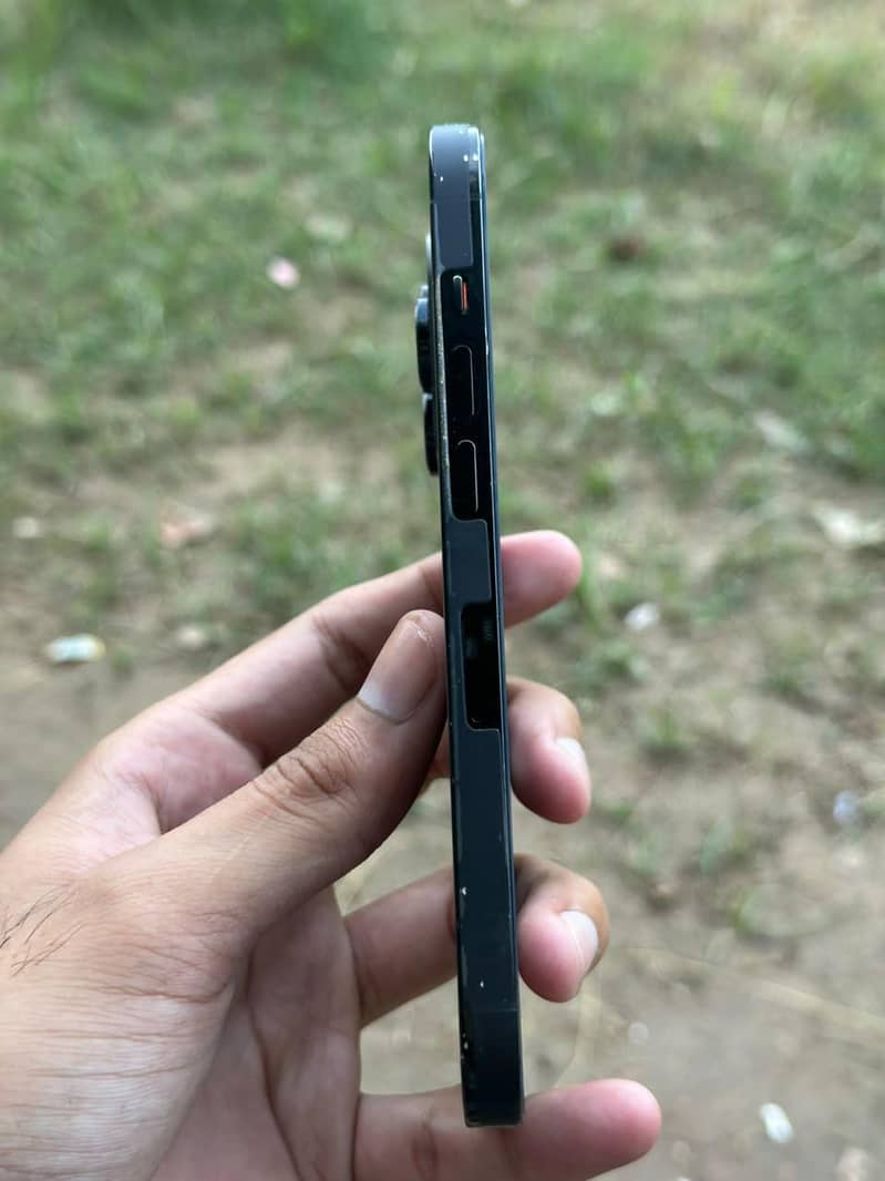 Apple iPhone 14 Pro 1