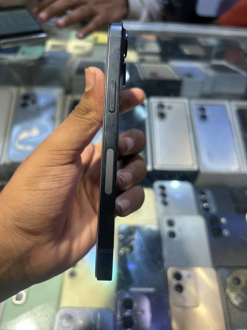 Apple iPhone 14 3