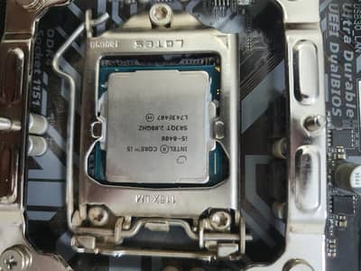 Gigabyte Motherboard + Intel i5-8400 + Heatsink