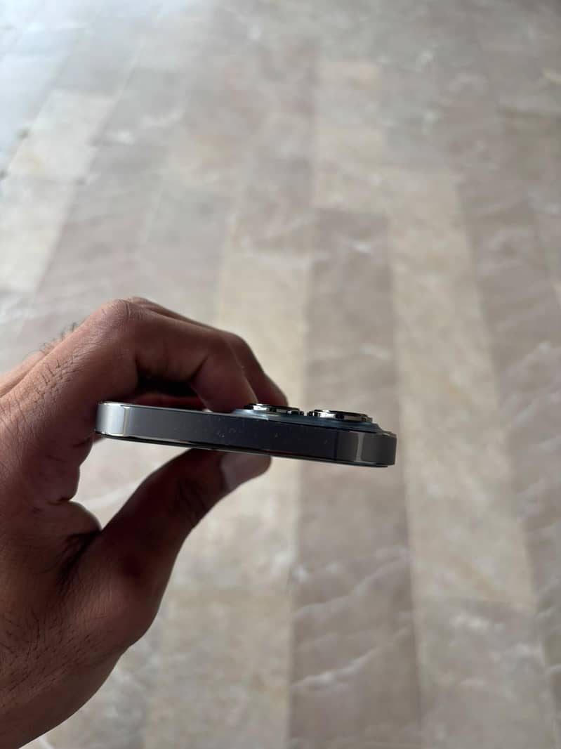 Apple iPhone 13 Pro 4