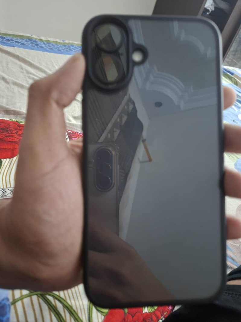 Apple iPhone 16 Plus 0