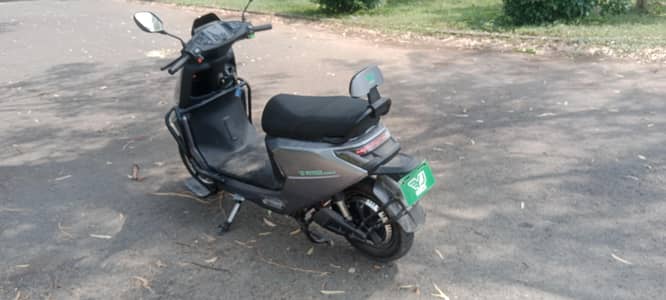 Yj  Cruise Z9 10/10 condition urgent sale