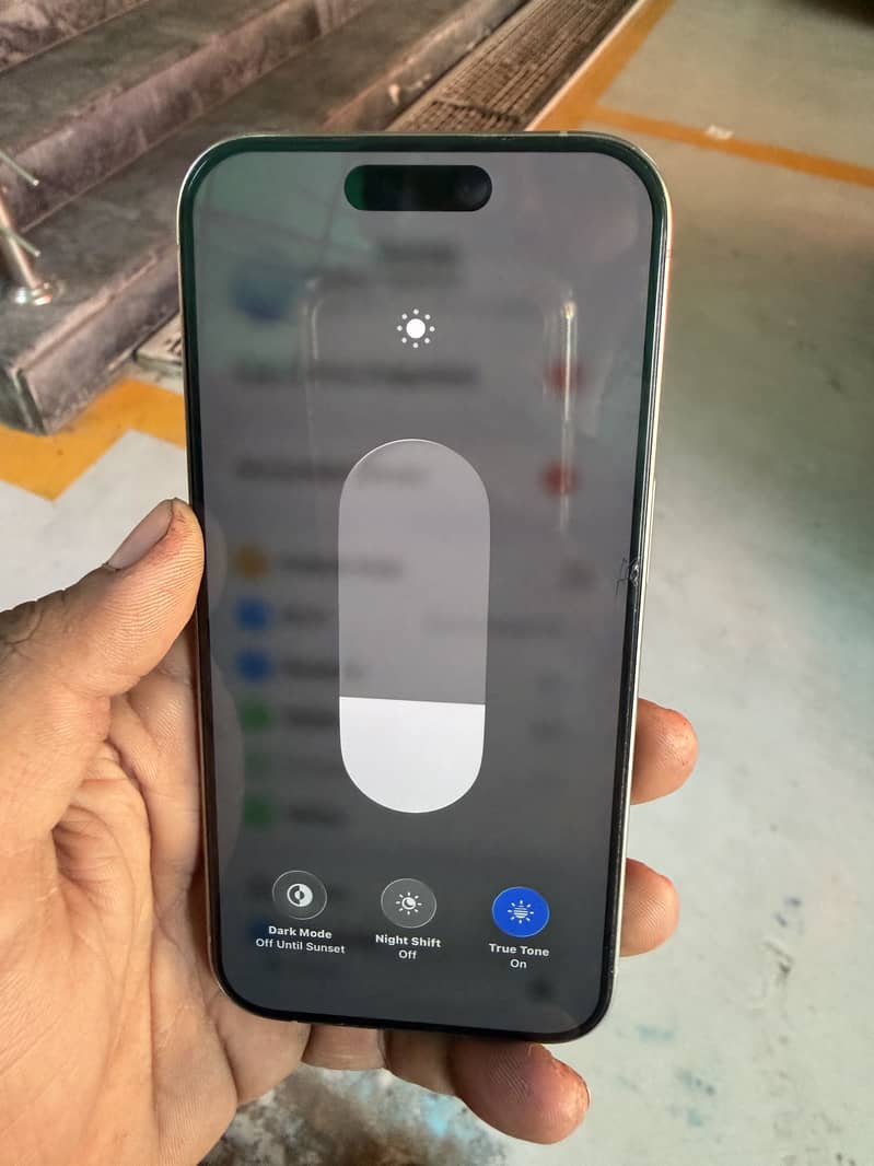 Apple iPhone 15 Pro 3