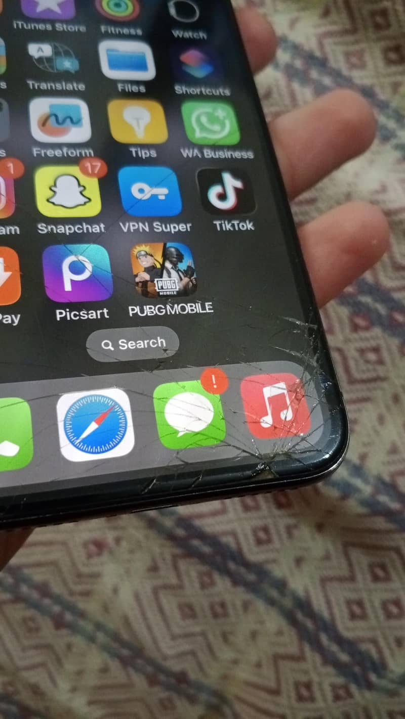 Apple iPhone X 4