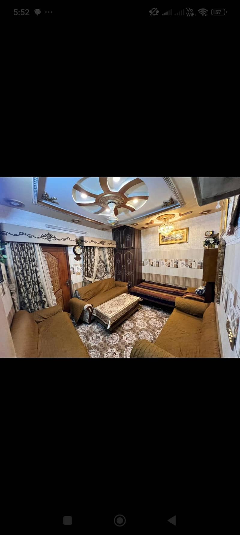 خوبصورت ڈھائی منزلہ گھر برائے فروخت 1