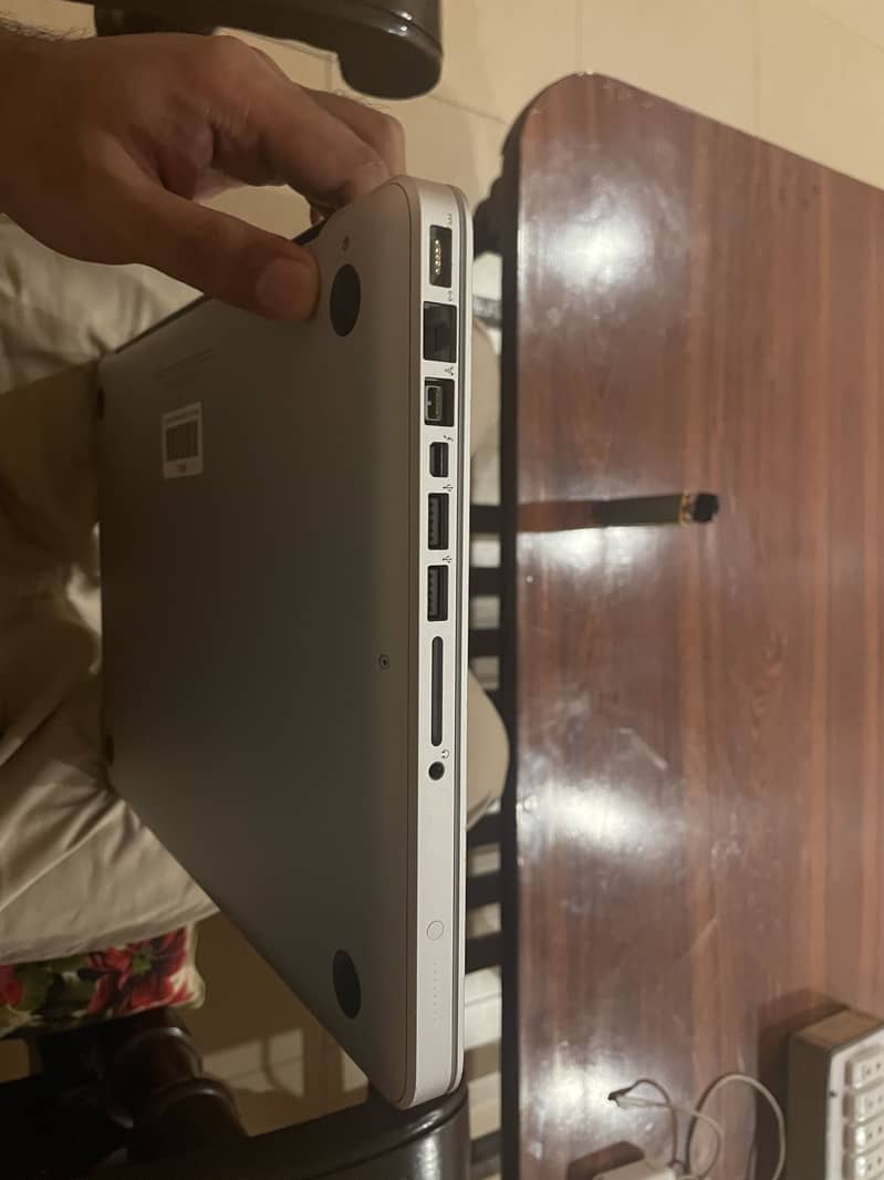 Apple MacBook Pro 2012 1