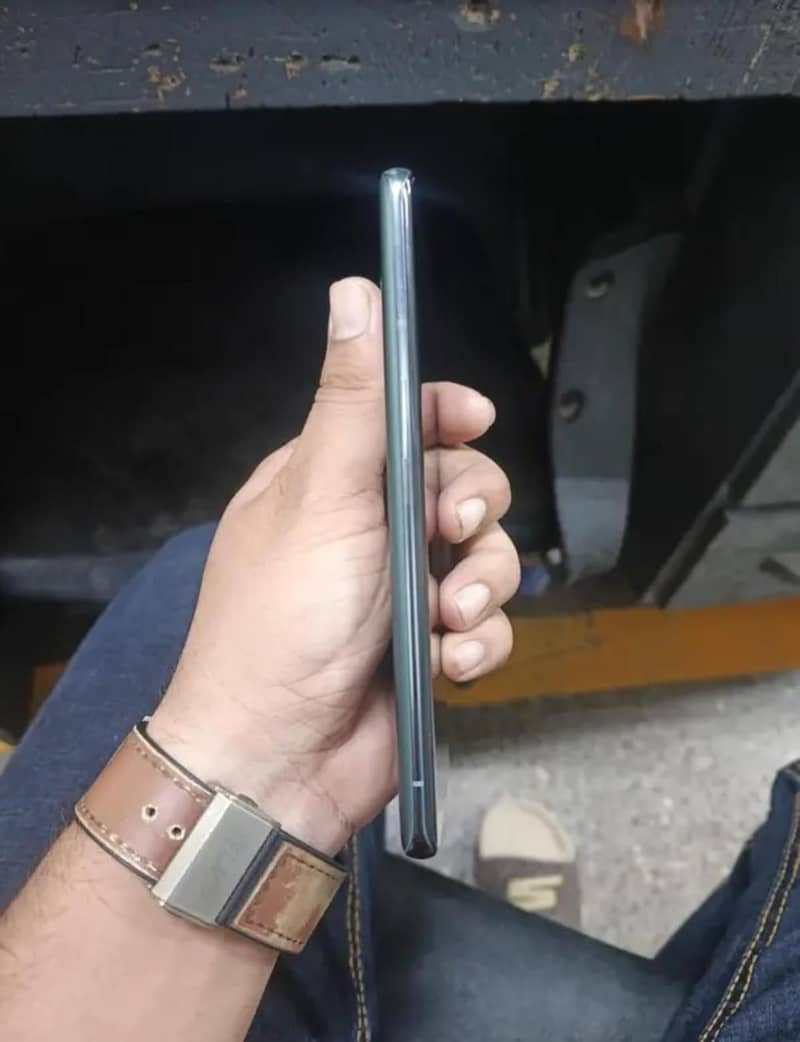 One Plus 9 Pro 5g 3