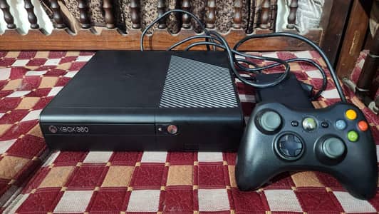 Xbox 360 for sale very good condition with original box 03104864807