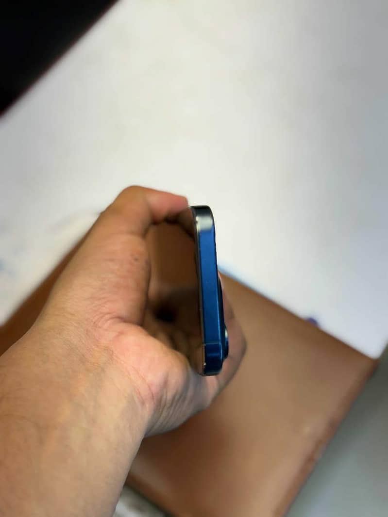 Apple iPhone 15 Pro 3