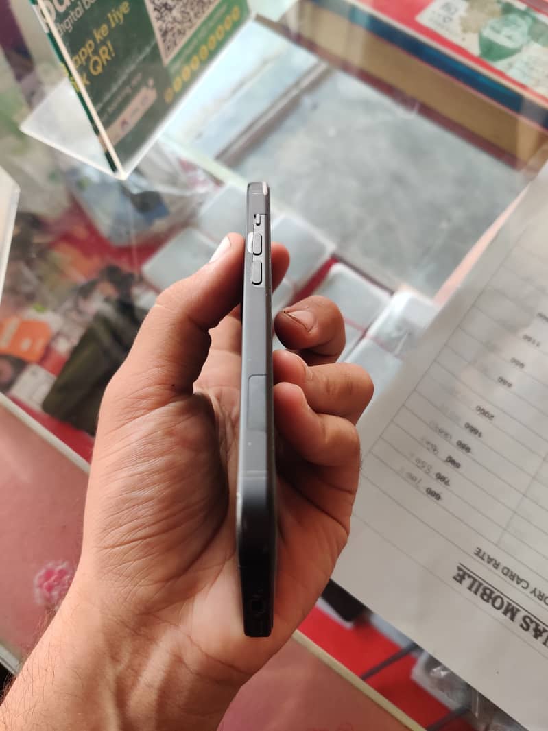 Apple iPhone 15 3
